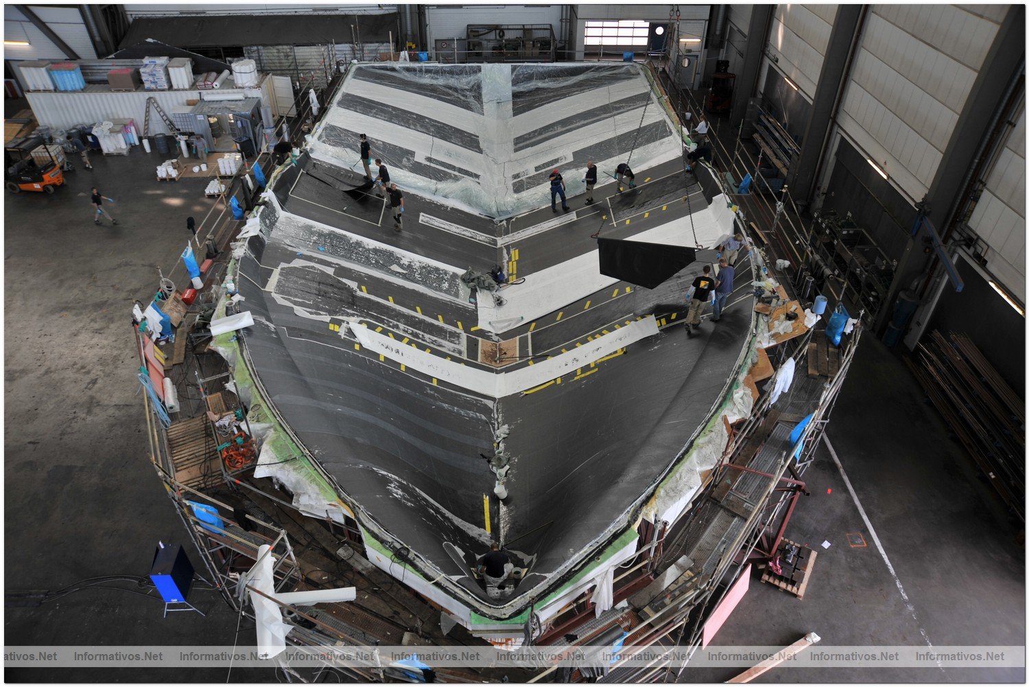 Construcci�n del MS T�RANOR PlanetSolar, el mayor barco solar del mundo