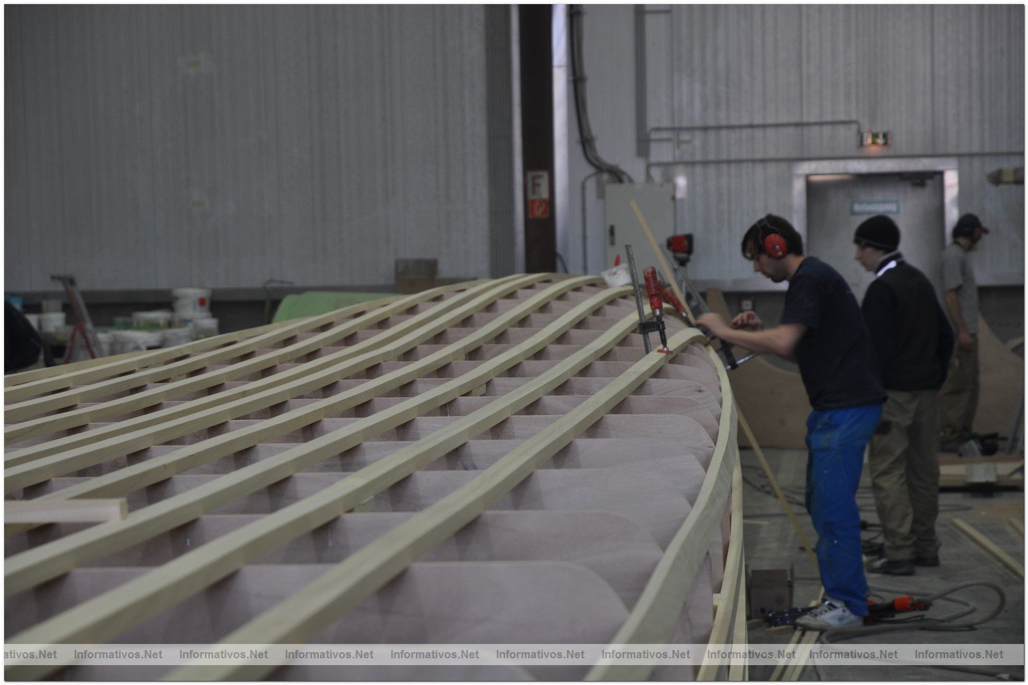 Construccin del MS TRANOR PlanetSolar, el mayor barco solar del mundo