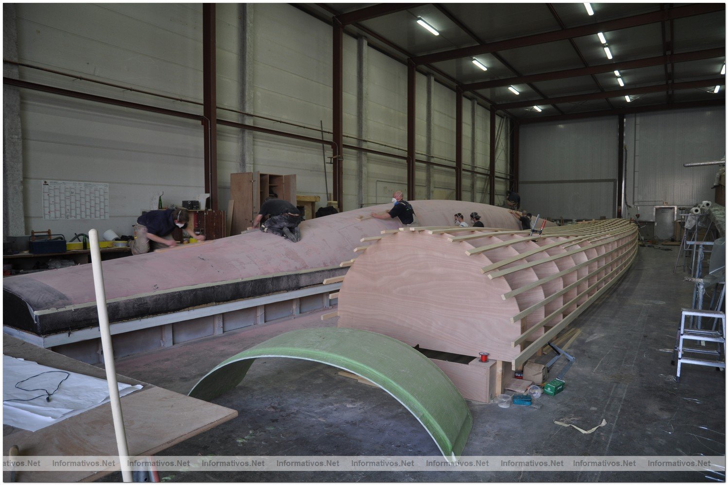 Construccin del MS TRANOR PlanetSolar, el mayor barco solar del mundo