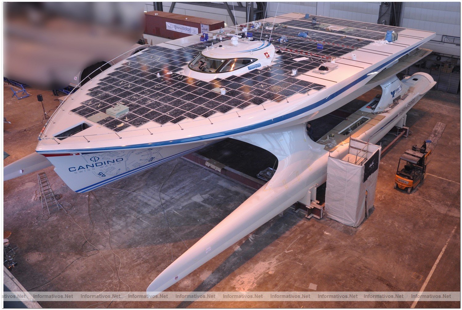 Construccin del MS TRANOR PlanetSolar, el mayor barco solar del mundo