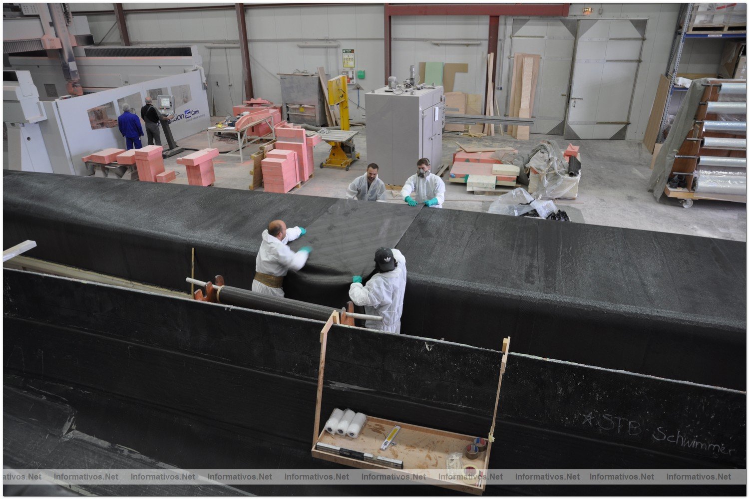 Construccin del MS TRANOR PlanetSolar, el mayor barco solar del mundo