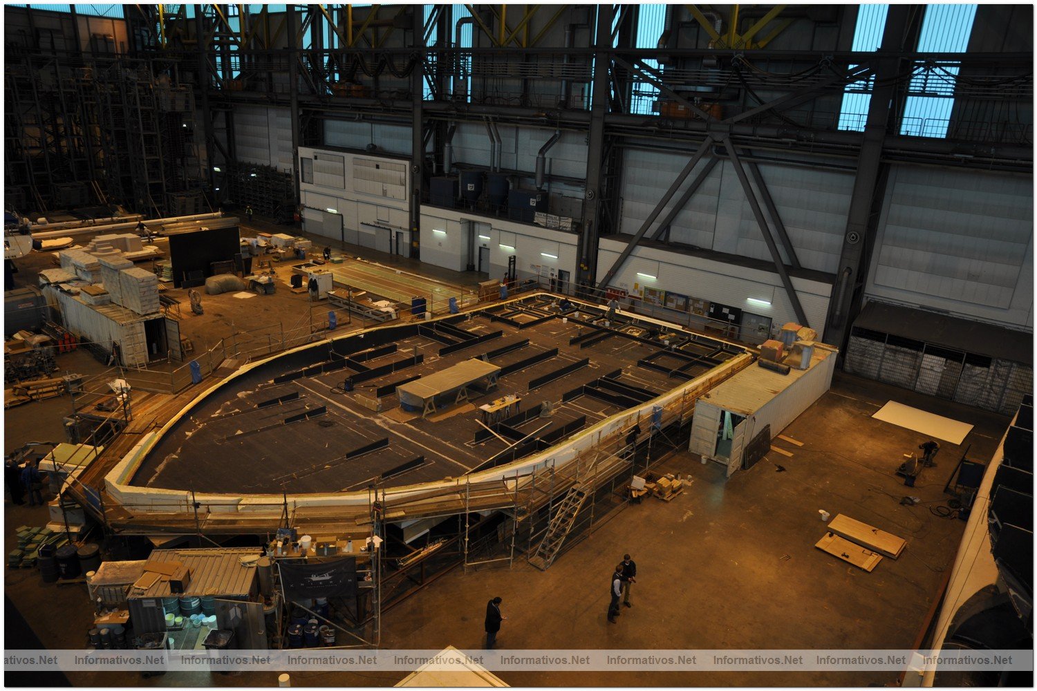 Construccin del MS TRANOR PlanetSolar, el mayor barco solar del mundo