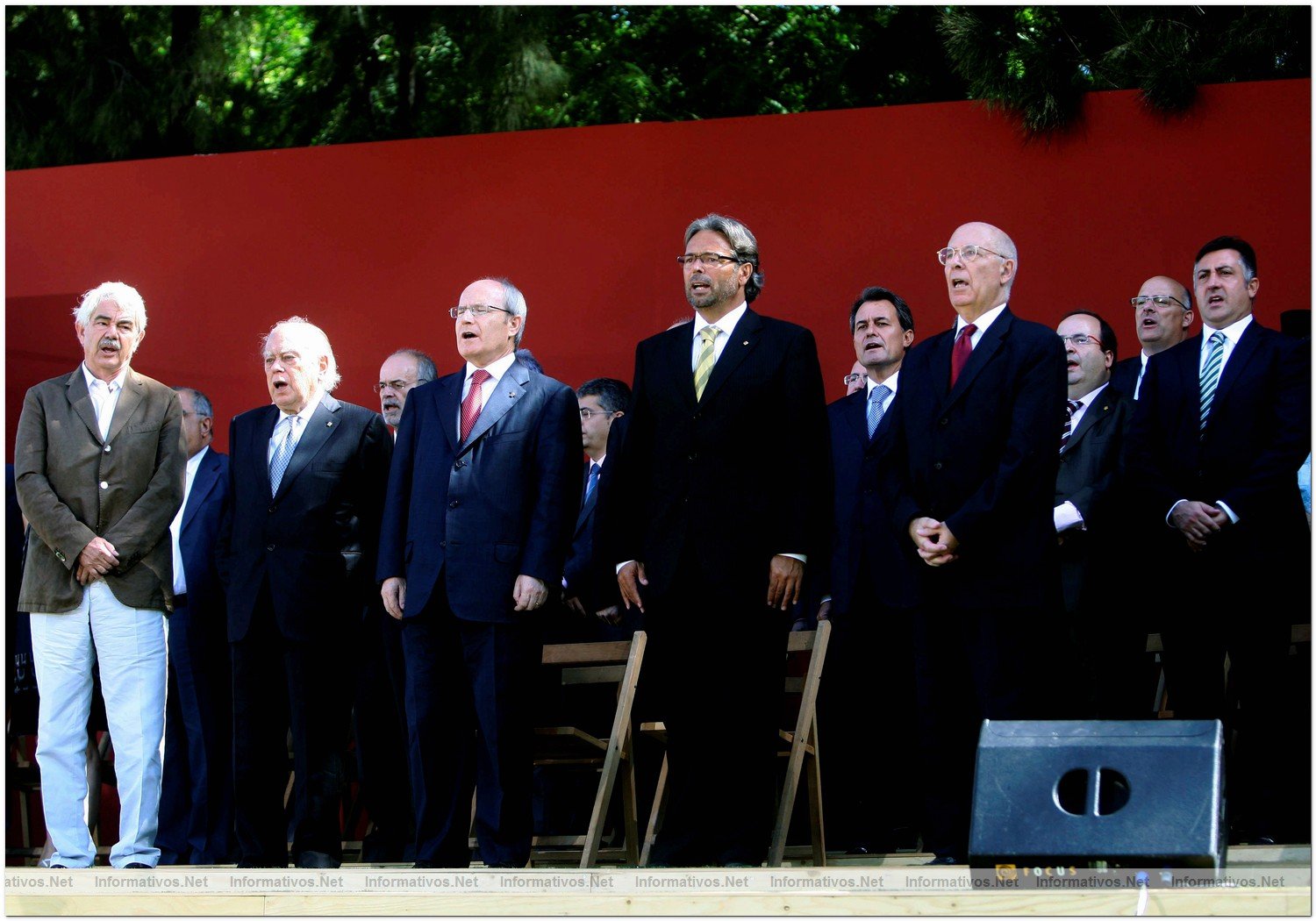 BARCELONA, 11/09/2010.- El presidente de la Generalitat, Jos Montilla (3i); los ex presidentes Pasqual Maragall (i), y Jordi Pujol (2i), el del Parlamento, Ernest Benach (2d), y el ex presidente del Parlamento cataln, Joan Rigol (2d), durante el acto institucional en el parque de la Ciutadella con motivo de la Diada de Catalua