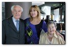 :: Pulse para Ampliar :: BCN.01.OCT.010.- Entrevista a Ramiro Santisteban, superviviente del campo de concentración de Mauthausen y protagonista de la novela "Amanece en París", con Paloma Sanz, la autora y su esposa Nini.