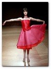 :: Pulse para Ampliar :: París, Sep010.- Estrella Archs. Colección ça tourne Saturne en la Semana de la Moda de París con las bailarinas de The Royal Ballet