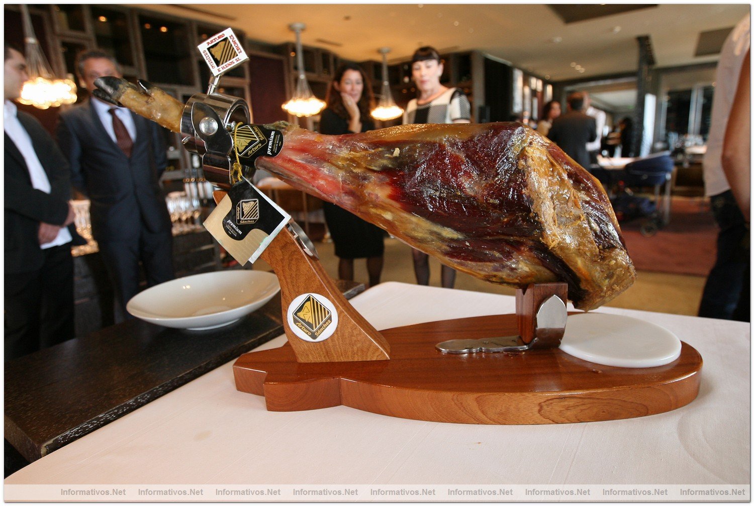 BCN07OCT010.- Presentacin del Jamn Ibrico Puro de Bellota Arturo Snchez Premium  Reserva de 2005
