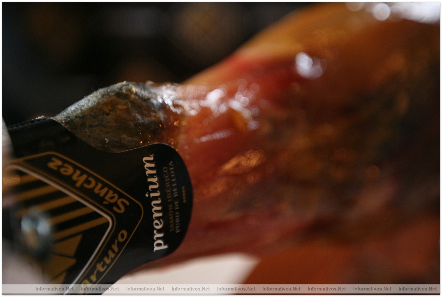 BCN07OCT010.- Presentacin del Jamn Ibrico Puro de Bellota Arturo Snchez Premium  Reserva de 2005