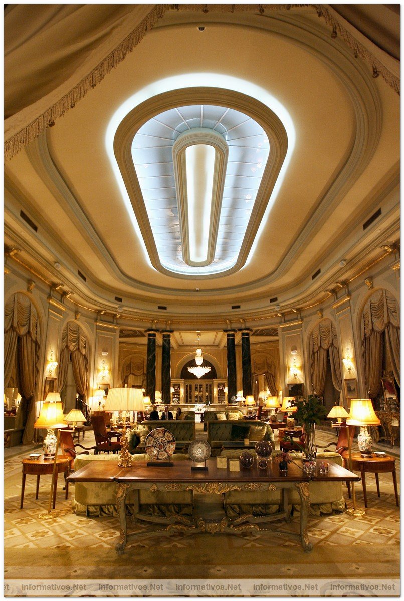 BCN21SEP010.- Presentacin de la coleccin de Lindt para el Invierno 2010 en el Hotel Palace de Barcelona