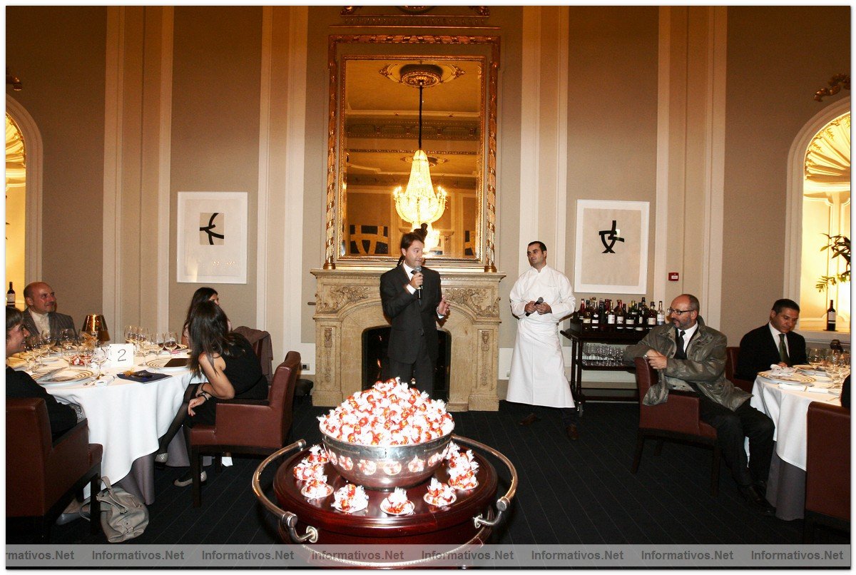 BCN21SEP010.- Presentacin de la coleccin de Lindt para el Invierno 2010 en el Hotel Palace de Barcelona. Jordi Fbregas, Dir. Gral. Lindt Espaa