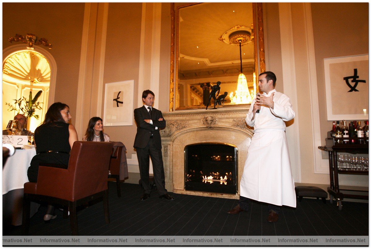BCN21SEP010.- Presentacin de la coleccin de Lindt para el Invierno 2010 en el Hotel Palace de Barcelona. Romain Fornell, chef del  Caelis