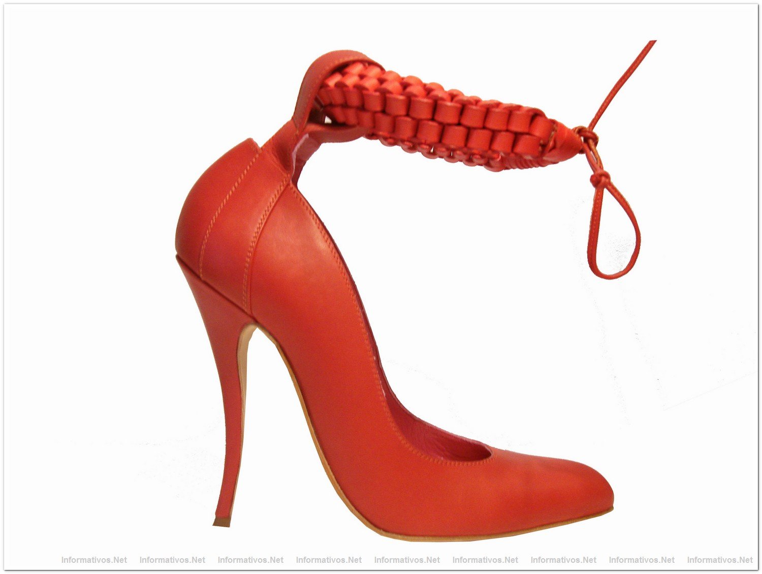 Manolo Blahnik Coleccin Invierno 2011: modelo Brutalita