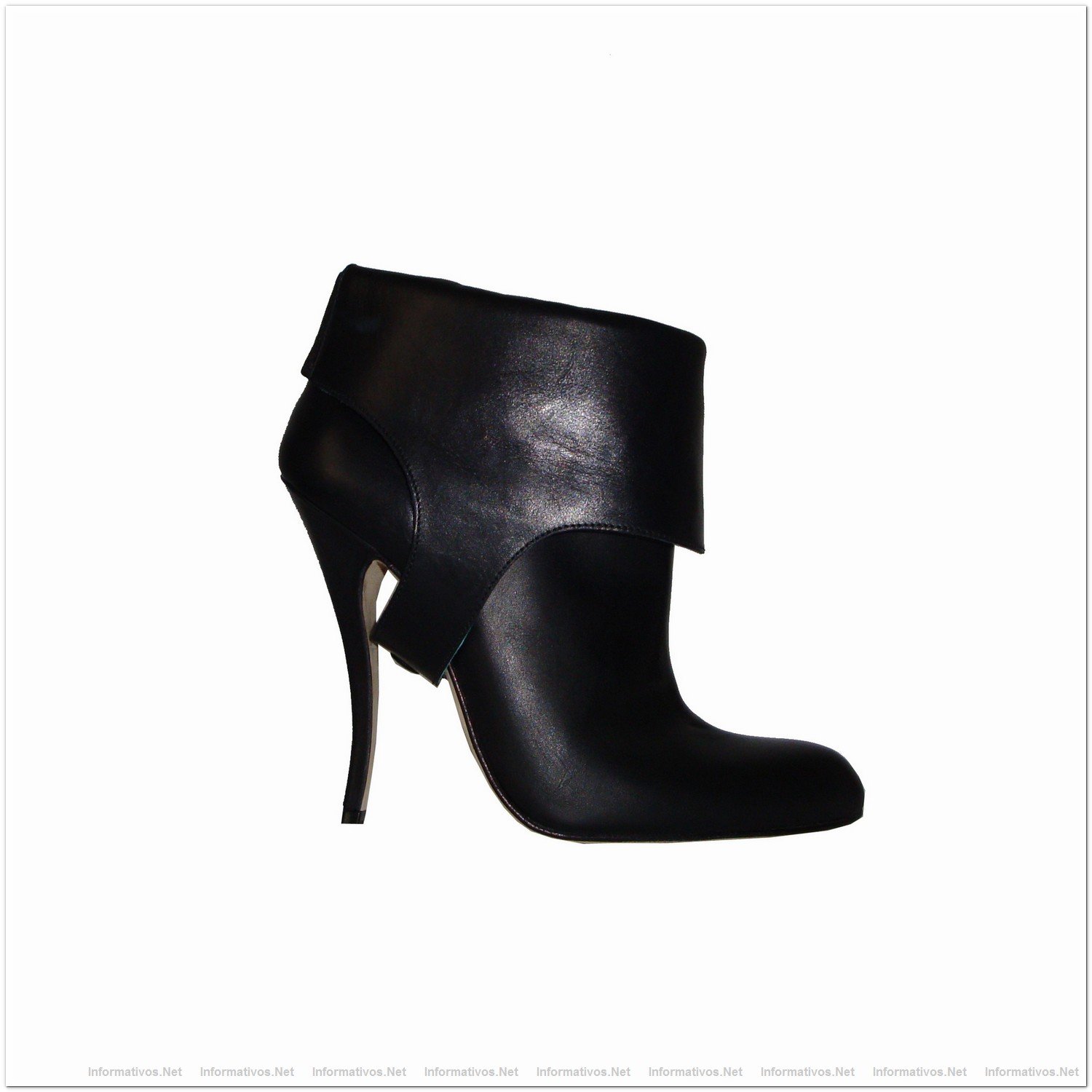 Manolo Blahnik Coleccin Invierno 2011: modelo Disso black
