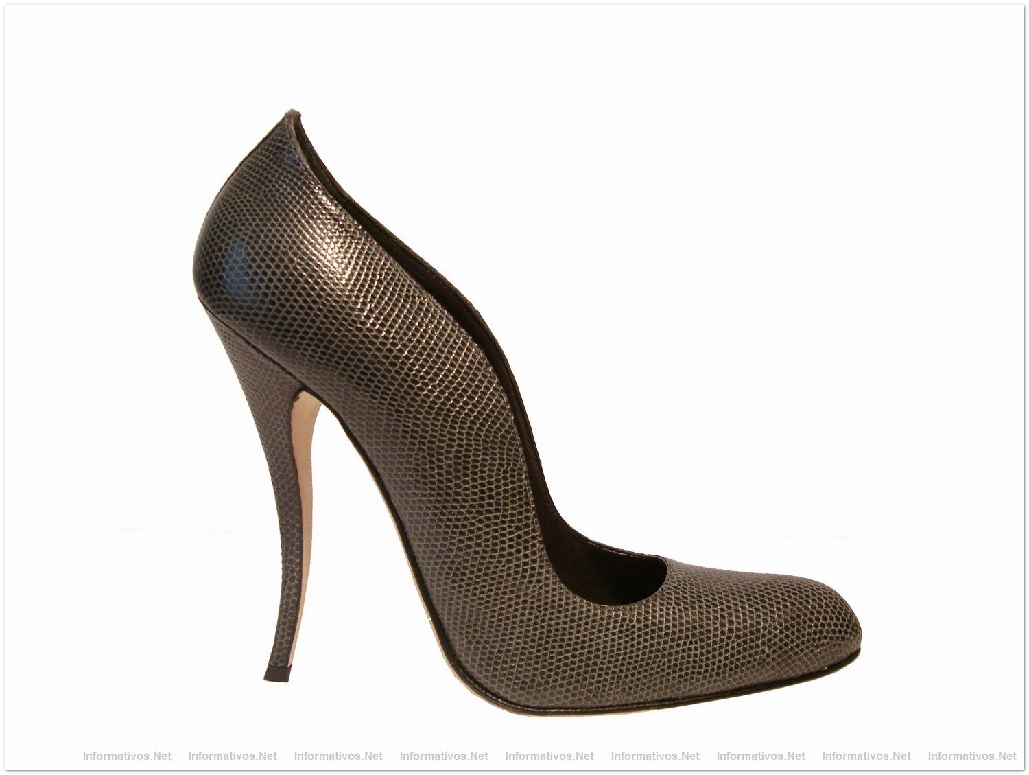 Manolo Blahnik Coleccin Invierno 2011: modelo Nepala Grey