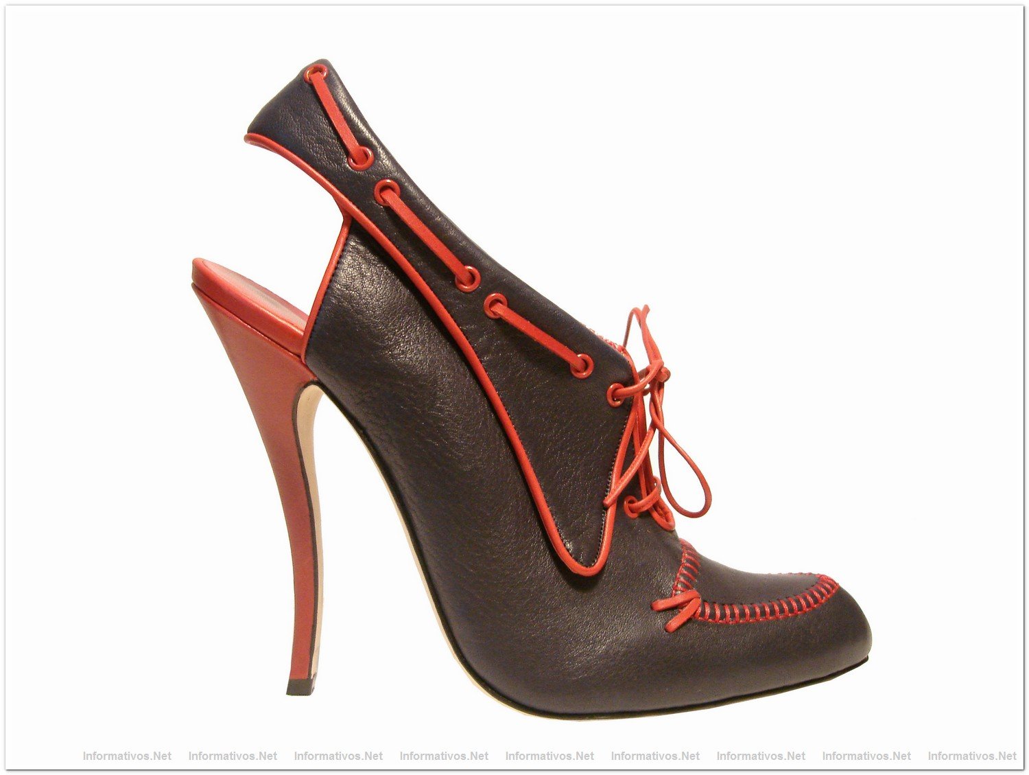 Manolo Blahnik Coleccin Invierno 2011: modelo Punita navy