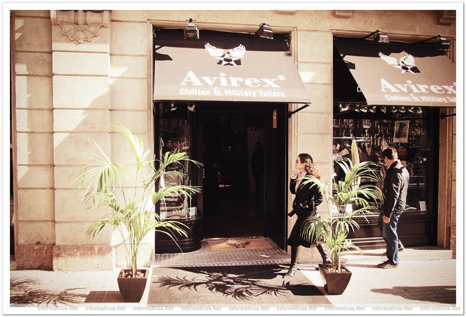 BCN20OCT010.- Presentacin AVIREX en Barcelona en Pau Casals, 5 y Rbla. Catalua, 110
