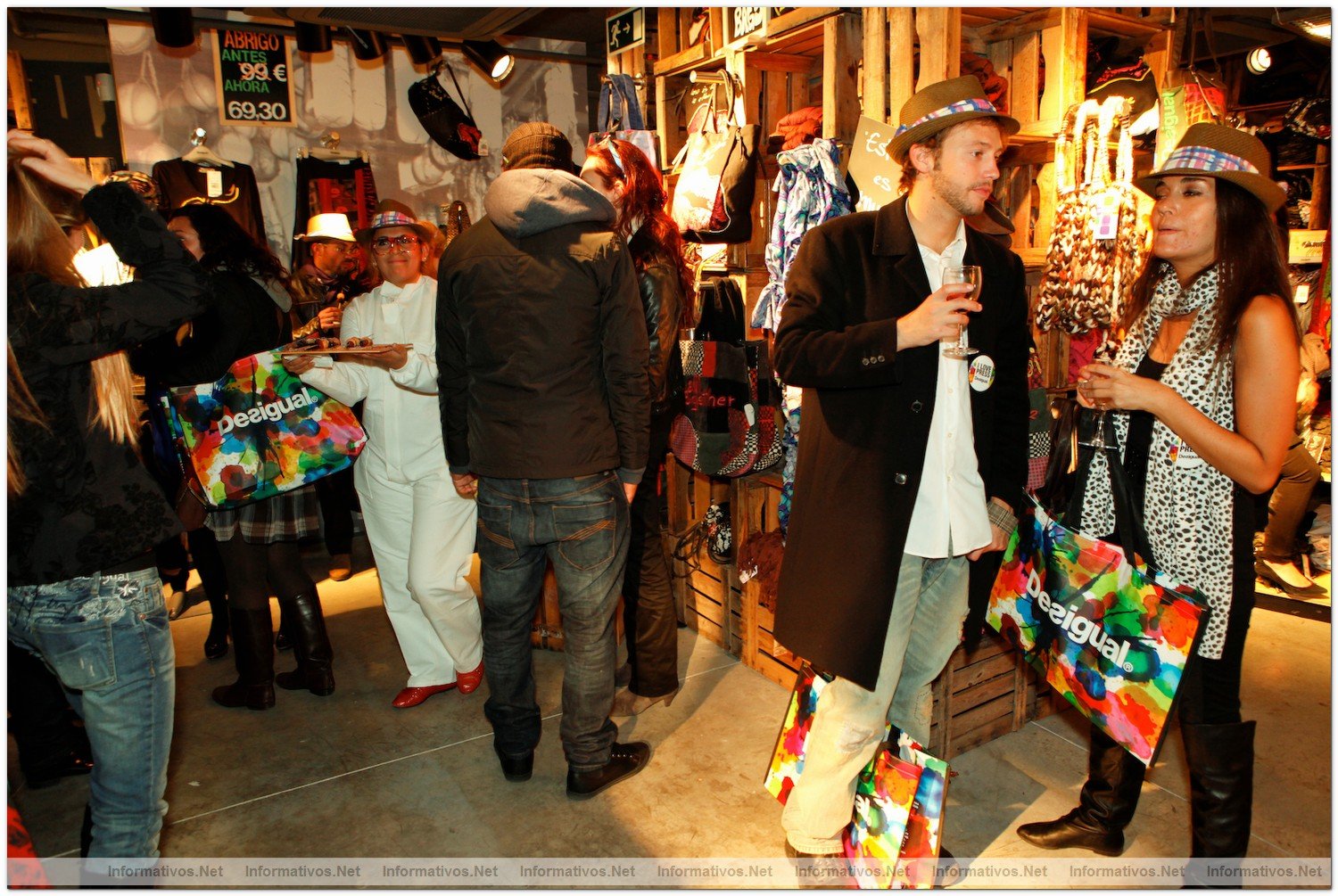 MAD16NOV010.- Apertura de la tienda Desigual ms grande del mundo, en el centro de Madrid