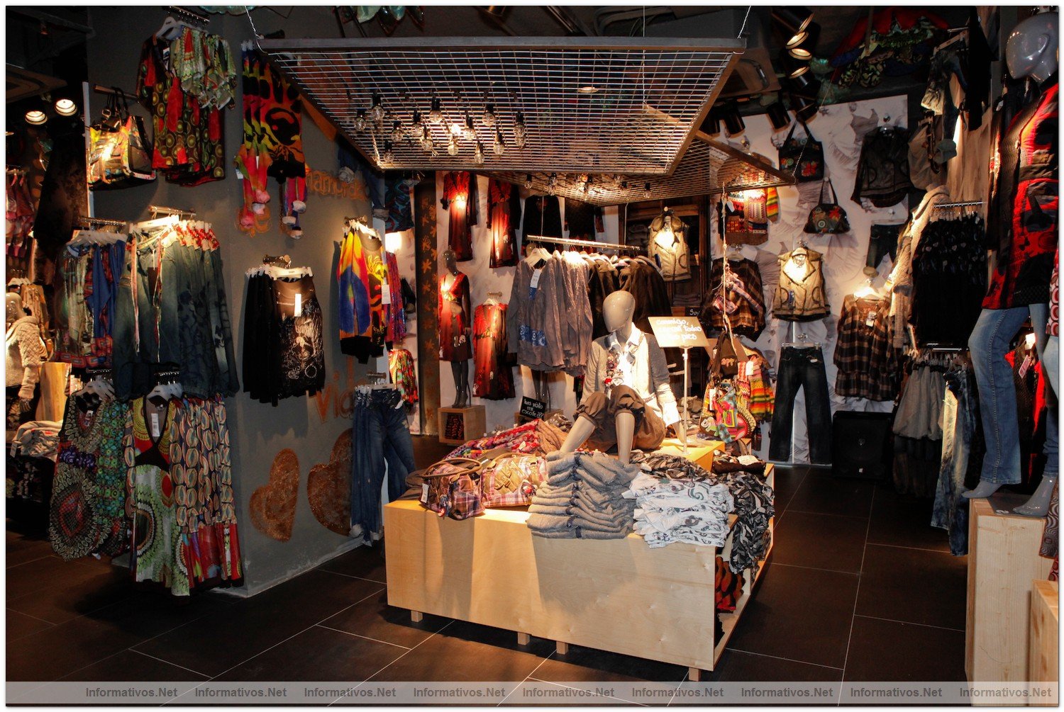 MAD16NOV010.- Apertura de la tienda Desigual ms grande del mundo, en el centro de Madrid