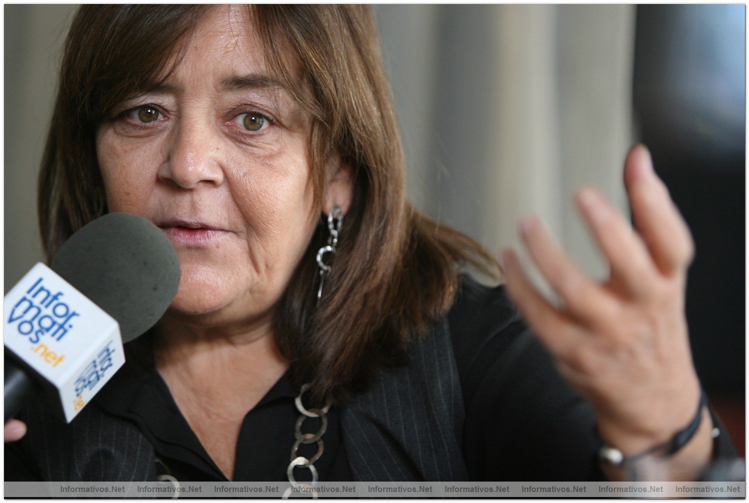 BCN22NOV010.- Entrevista a Anna Als, periodista y escritora; autora del libro "El discreto encanto de la infidelidad"