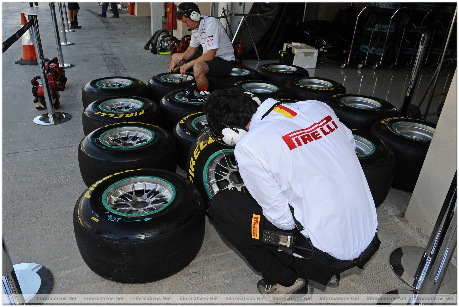 Abu Dhabi NOV010.- Primeros tests oficiales de las escuderas de F1 con los neumticos Pirelli