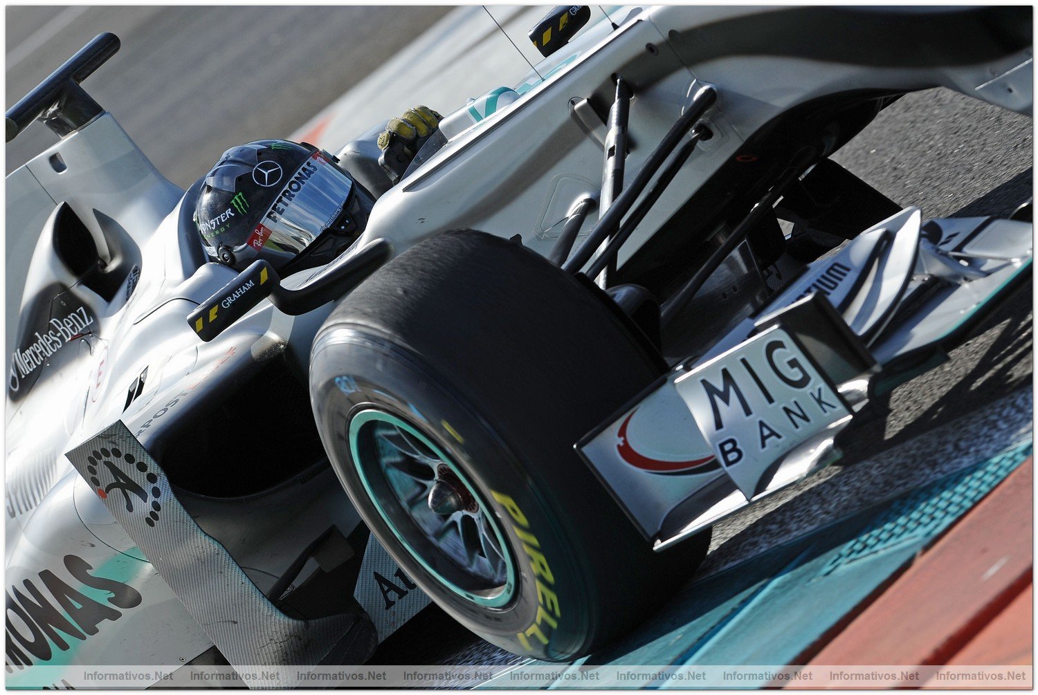 Abu Dhabi NOV010.- Primeros tests oficiales de las escuderas de F1 con los neumticos Pirelli