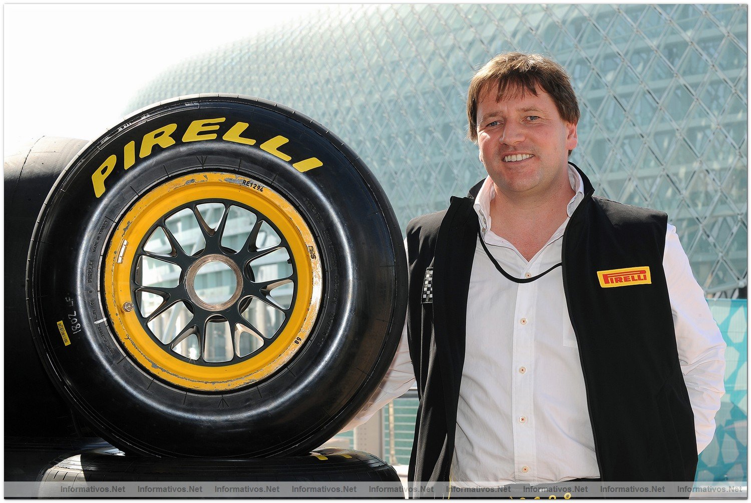 Abu Dhabi NOV010.- Primeros tests oficiales de las escuderas de F1 con los neumticos Pirelli
