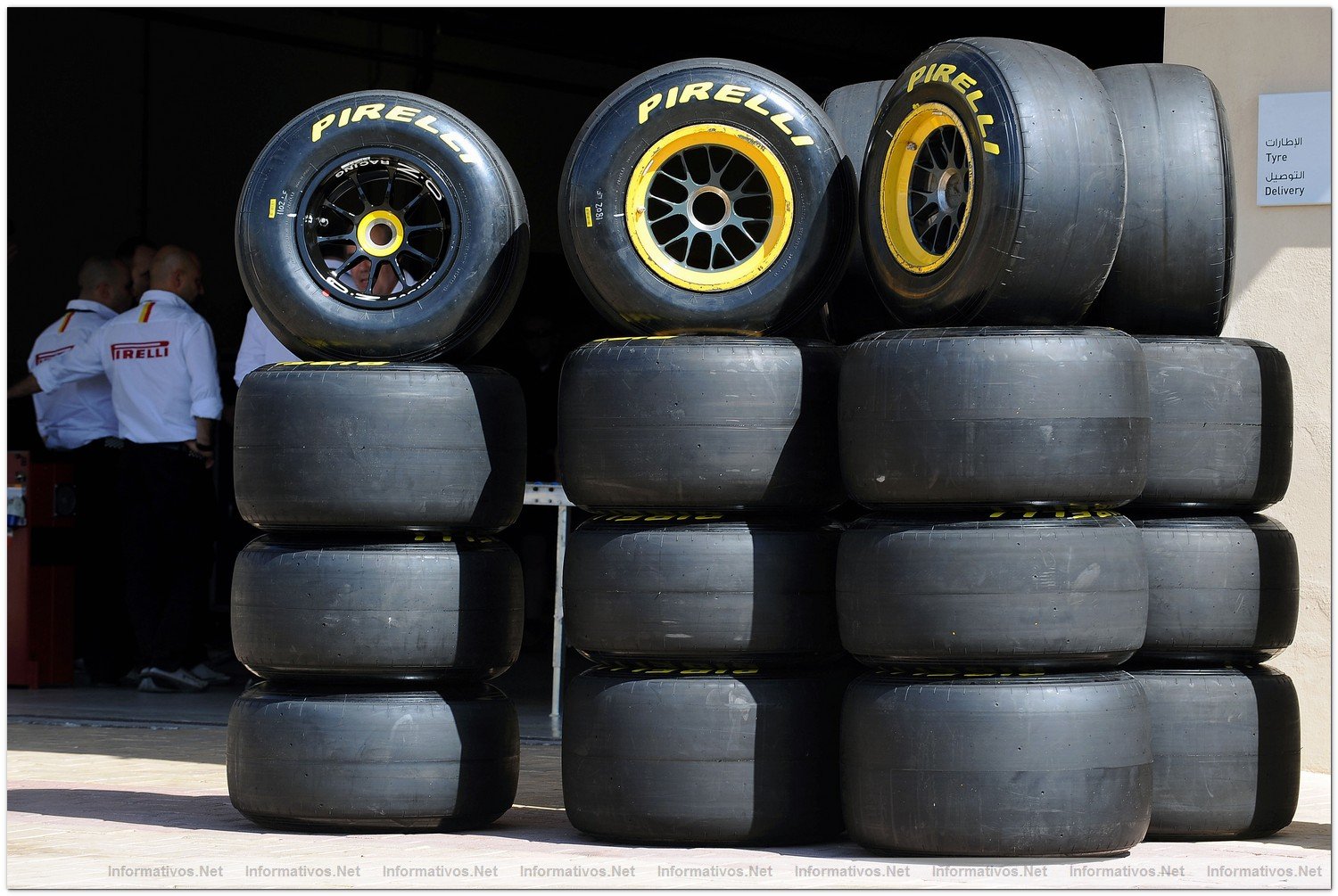 Abu Dhabi NOV010.- Primeros tests oficiales de las escuderas de F1 con los neumticos Pirelli