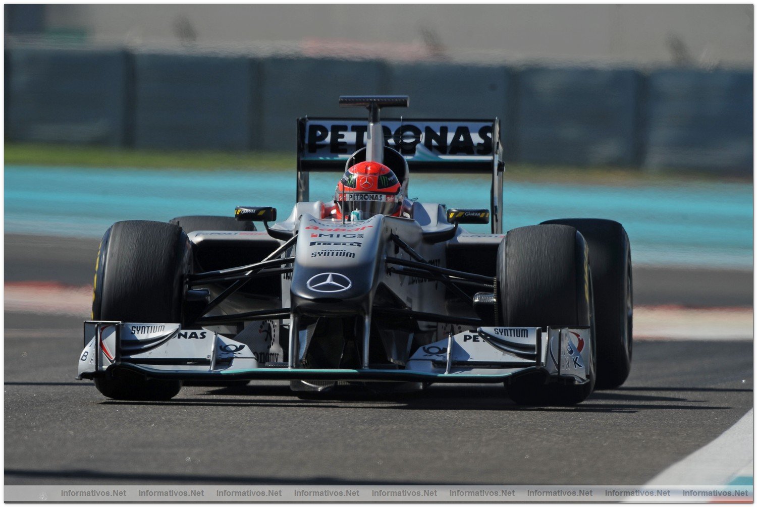 Abu Dhabi NOV010.- Primeros tests oficiales de las escuderas de F1 con los neumticos Pirelli