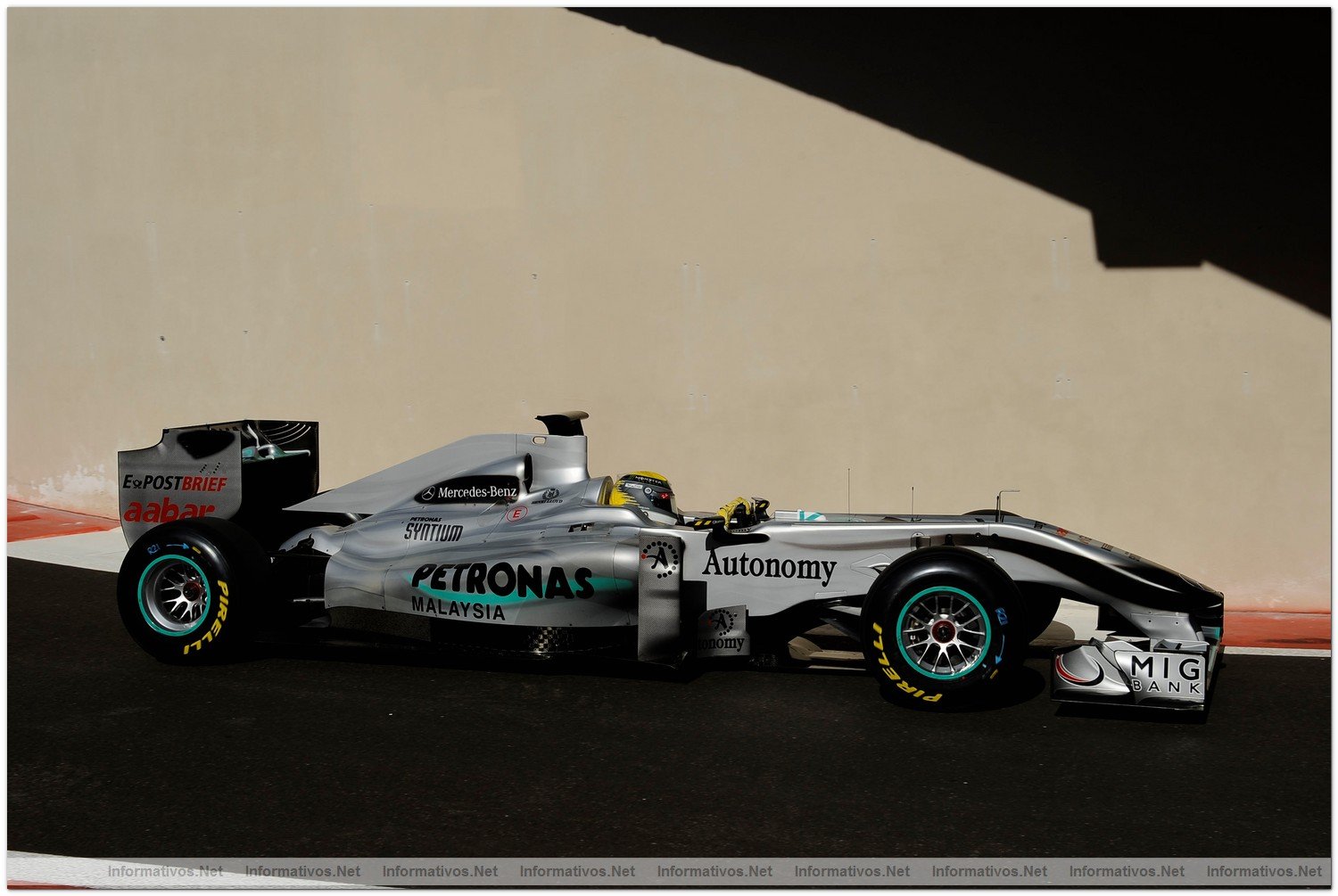Abu Dhabi NOV010.- Primeros tests oficiales de las escuderas de F1 con los neumticos Pirelli