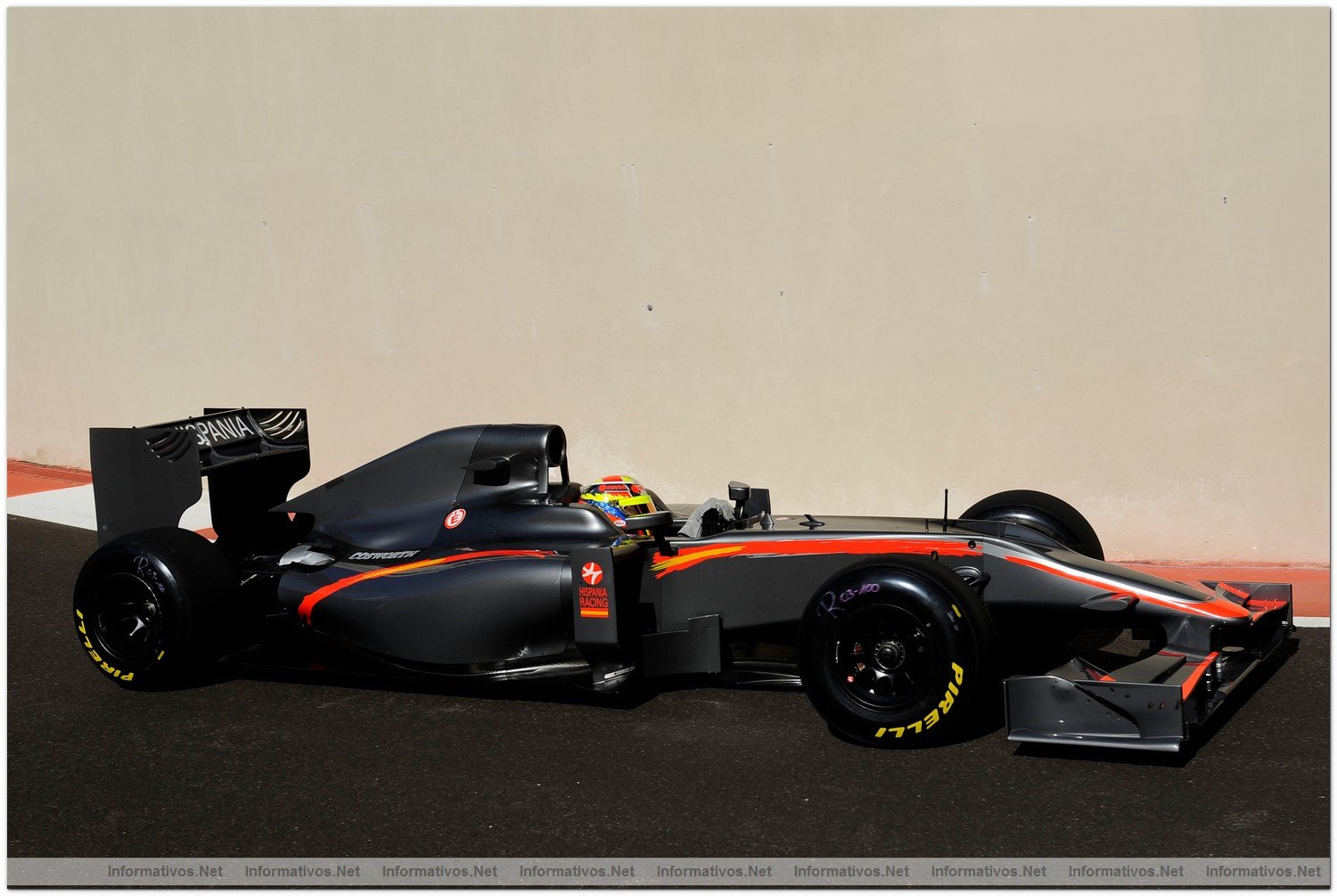Abu Dhabi NOV010.- Primeros tests oficiales de las escuderas de F1 con los neumticos Pirelli