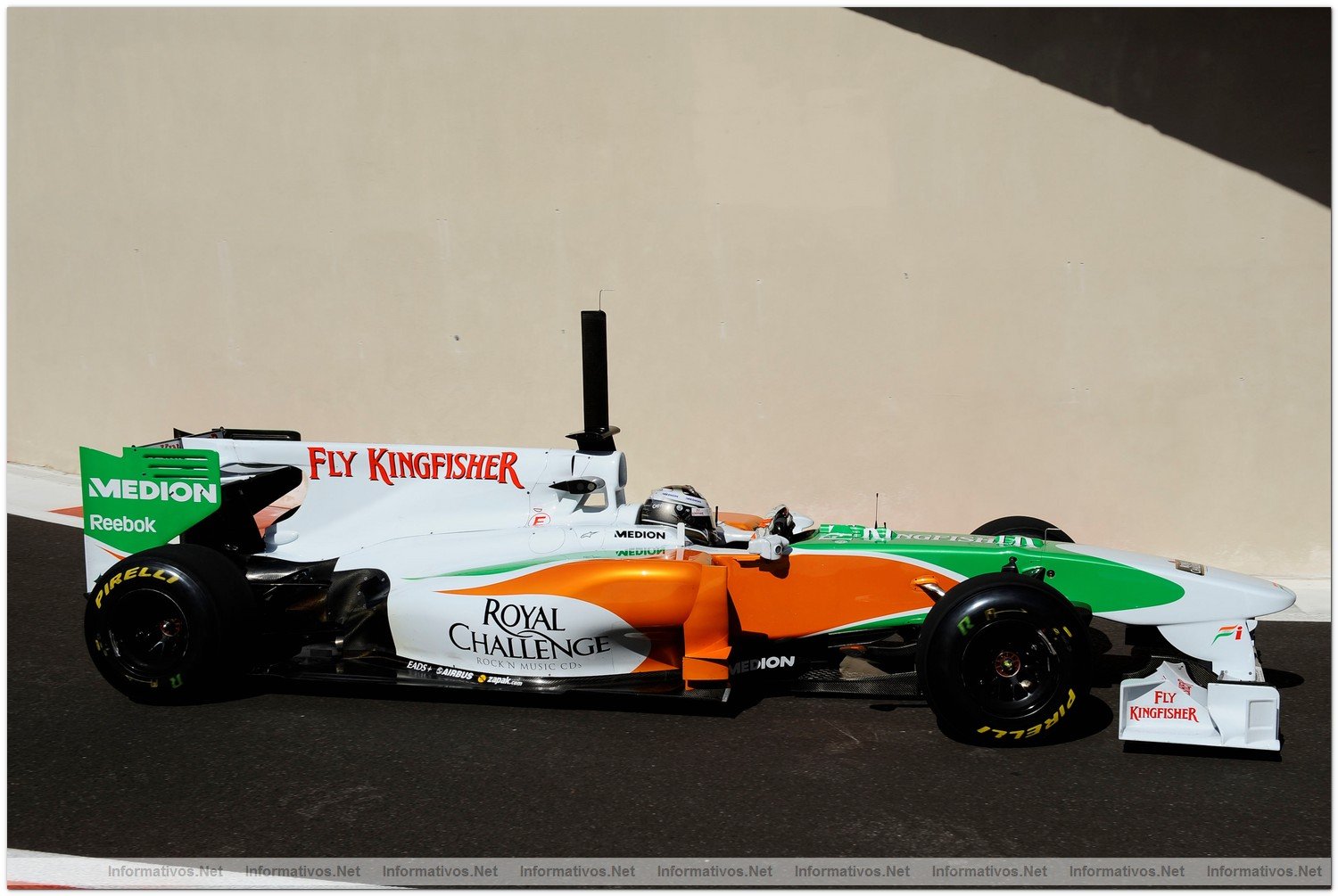 Abu Dhabi NOV010.- Primeros tests oficiales de las escuderas de F1 con los neumticos Pirelli
