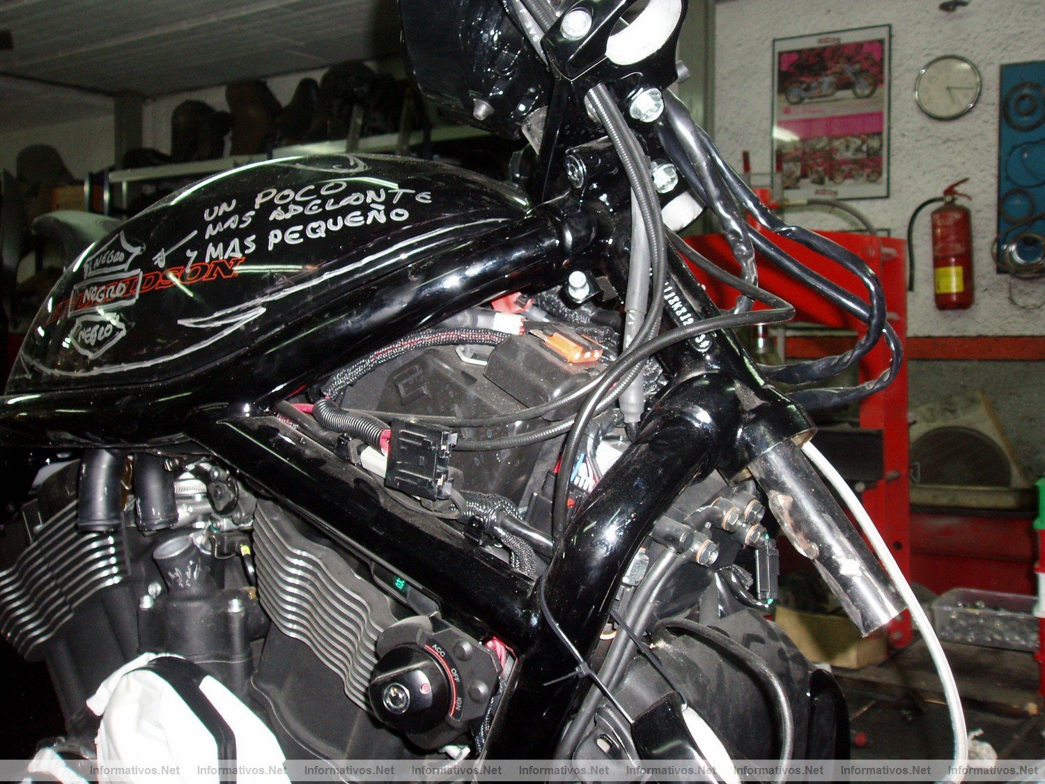 La Harley Custo Edicin Limitada a 1 unidad exclusiva. Se subasta el prximo 21 de Diciembre de 2010. Proceso de montaje y diseo