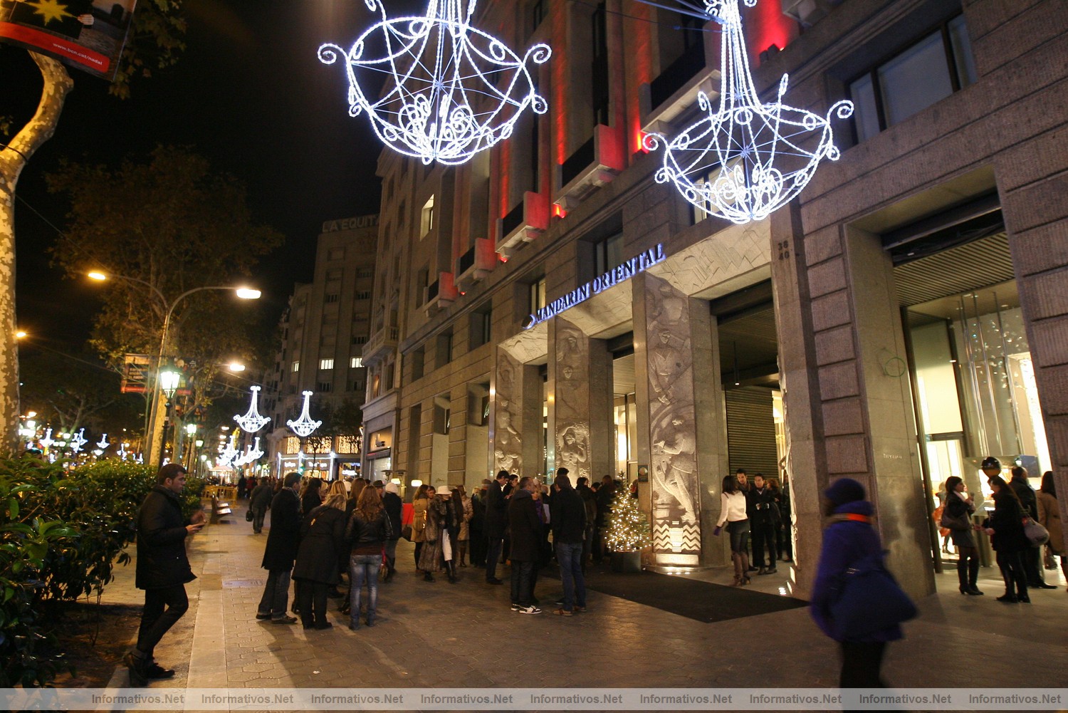 BCN2DIC010.- The Shopping Night Barcelona: Ambiente