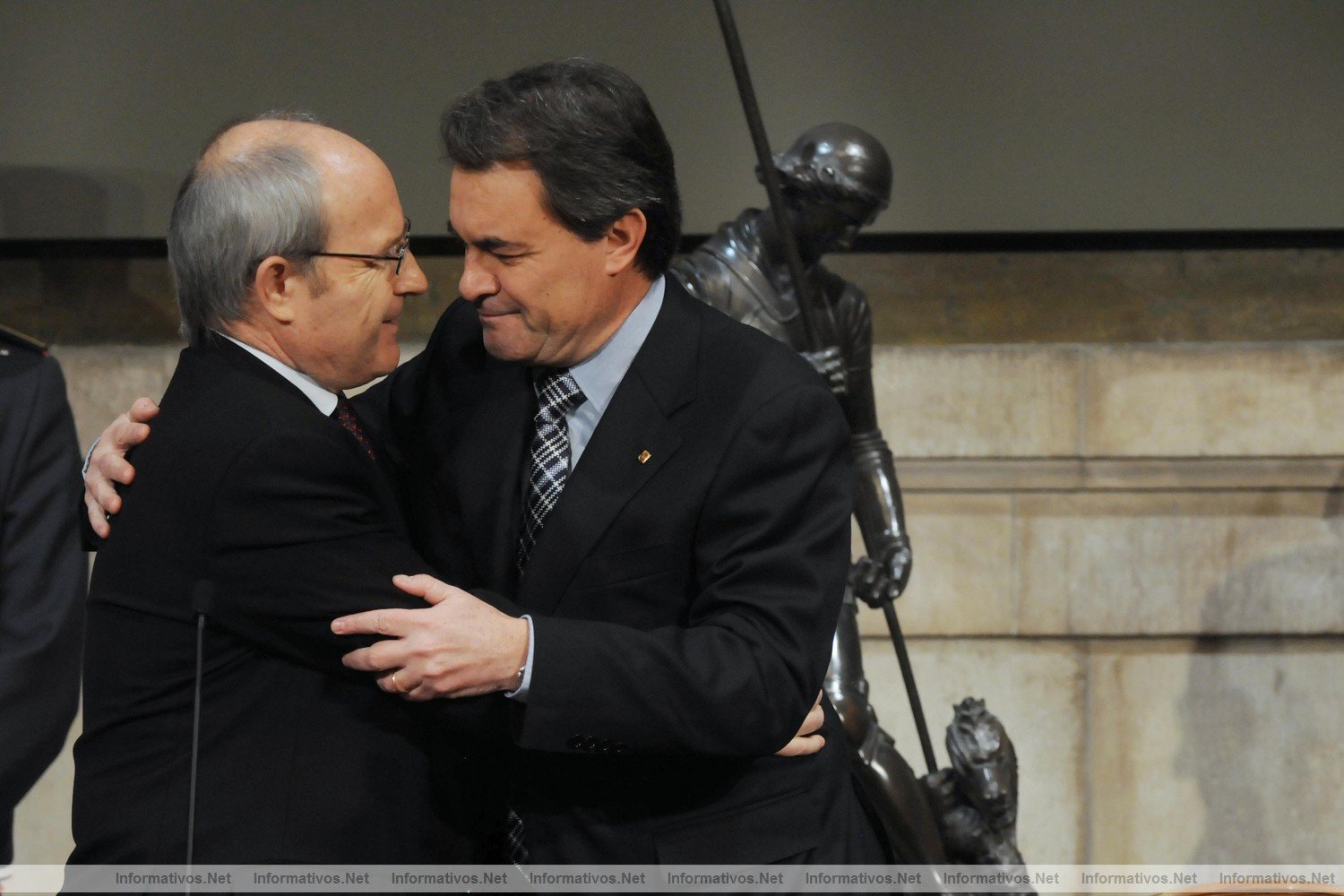 BCN27DIC010.- Acto de toma de posesin del nuevo presidente de la Generalitat, Artur Mas. Con Jos Montilla Aguilera (ex-presidente)