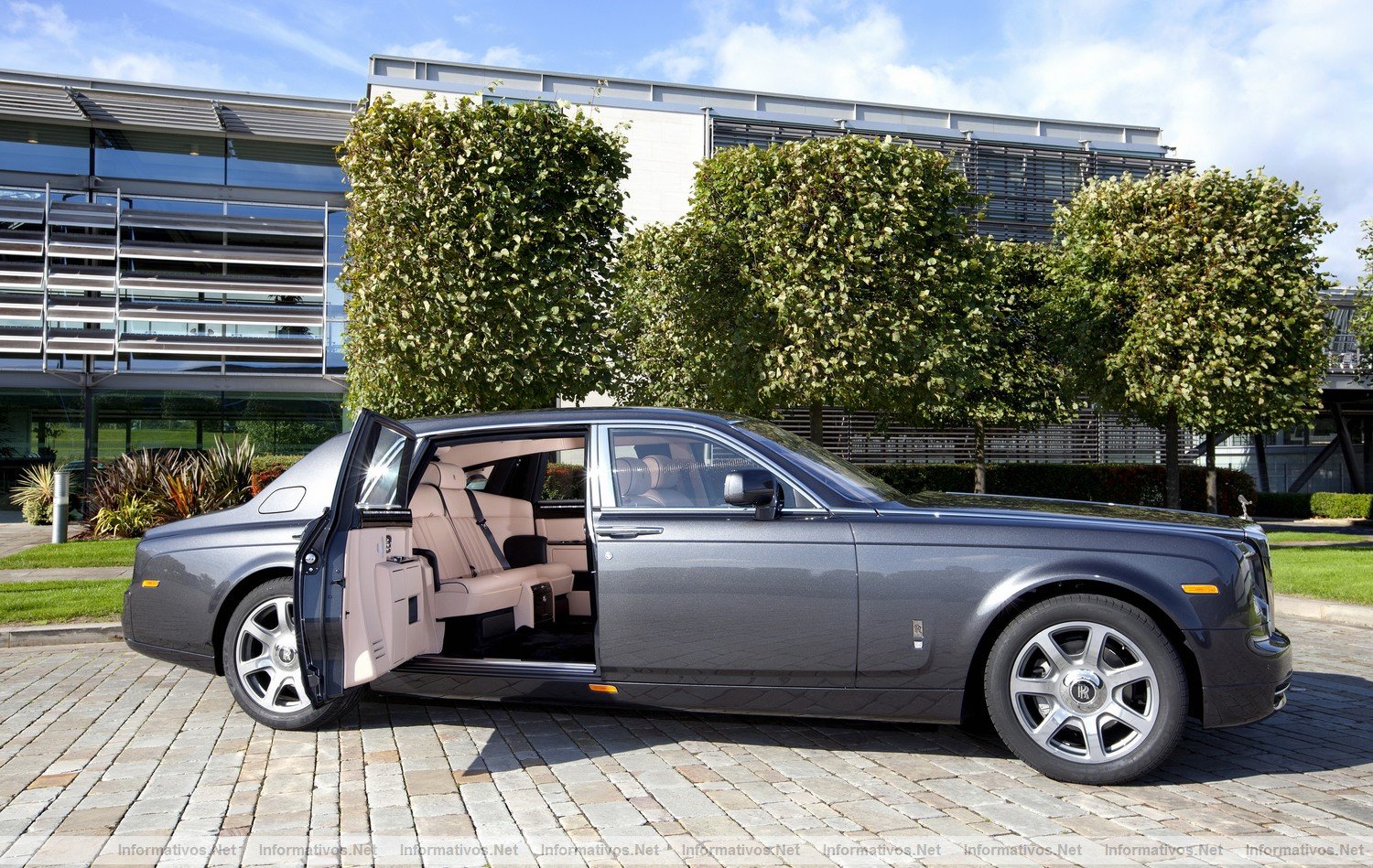 Bespoke  Rolls-Royce Phantom Extended Wheelbase