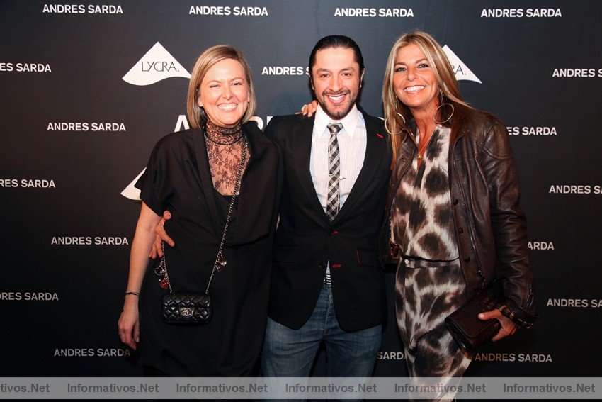 BCN17ENE011.- Andres Sarda celebra 50 aos de profesin con la presentacin del libro "Andres sarda, moda, amor y arte".

Nuria Sarda, Rafael Amargo y Eva Soldevila