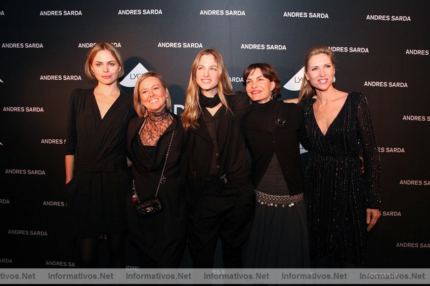 BCN17ENE011.- Andres Sarda celebra 50 aos de profesin con la presentacin del libro "Andres sarda, moda, amor y arte".

Vernica Blume, Nuria Sard, Martina Klein, Gurus Segovia y Judith Masc