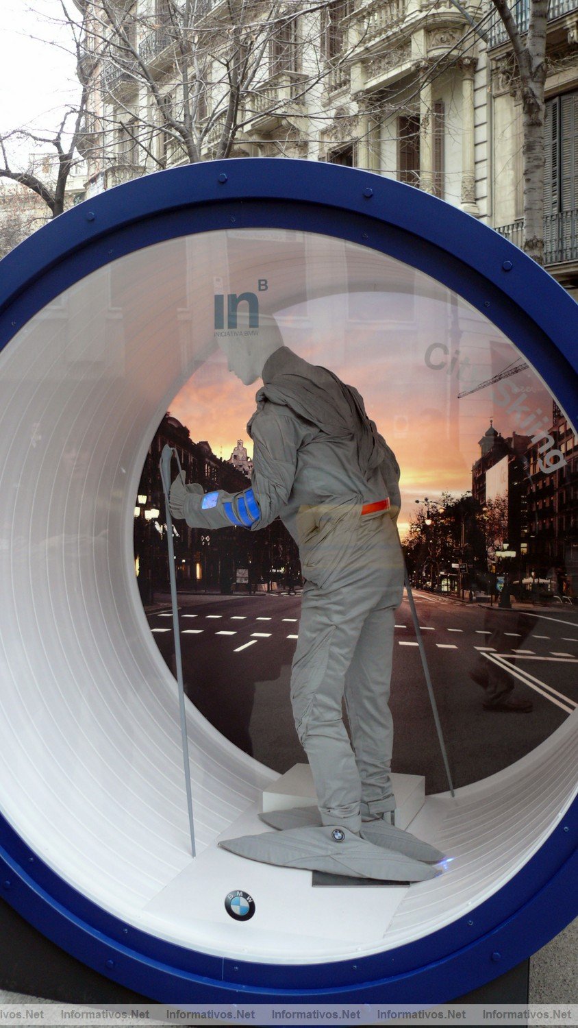 BCN19ENE011.- El traje que te transporta: las nuevas ideas para modelos de movilidad innovadores. Una iniciativa del Instituto Europeo di Design y BMW.
