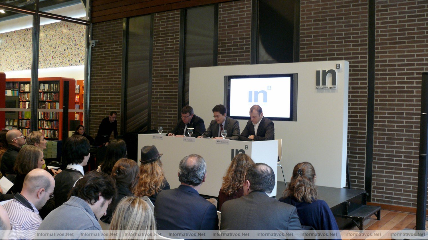 BCN19ENE011.- El traje que te transporta: las nuevas ideas para modelos de movilidad innovadores. Una iniciativa del Instituto Europeo di Design y BMW.