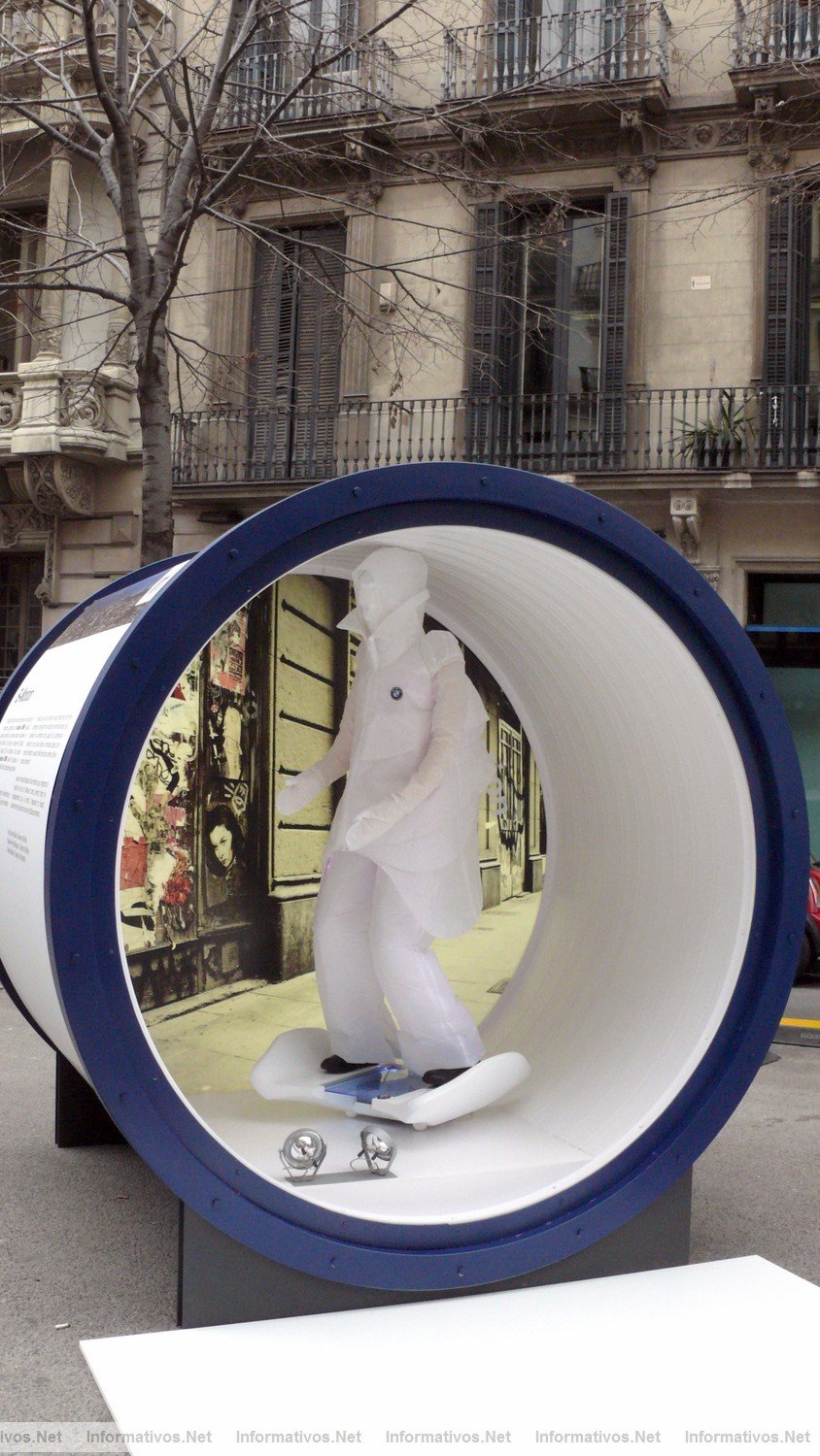 BCN19ENE011.- El traje que te transporta: las nuevas ideas para modelos de movilidad innovadores. Una iniciativa del Instituto Europeo di Design y BMW.