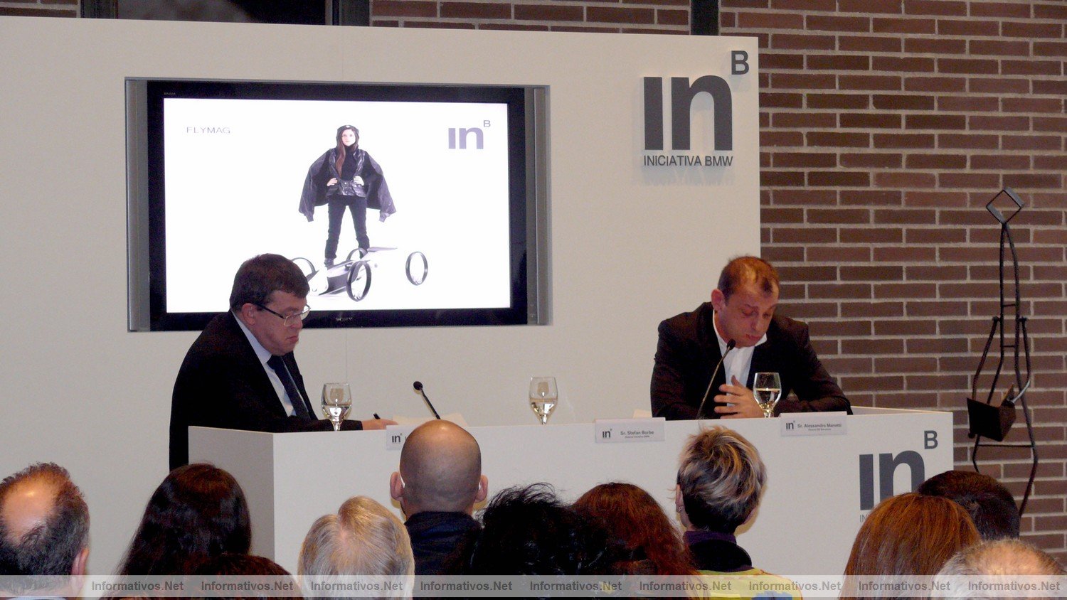 BCN19ENE011.- El traje que te transporta: las nuevas ideas para modelos de movilidad innovadores. Una iniciativa del Instituto Europeo di Design y BMW.
