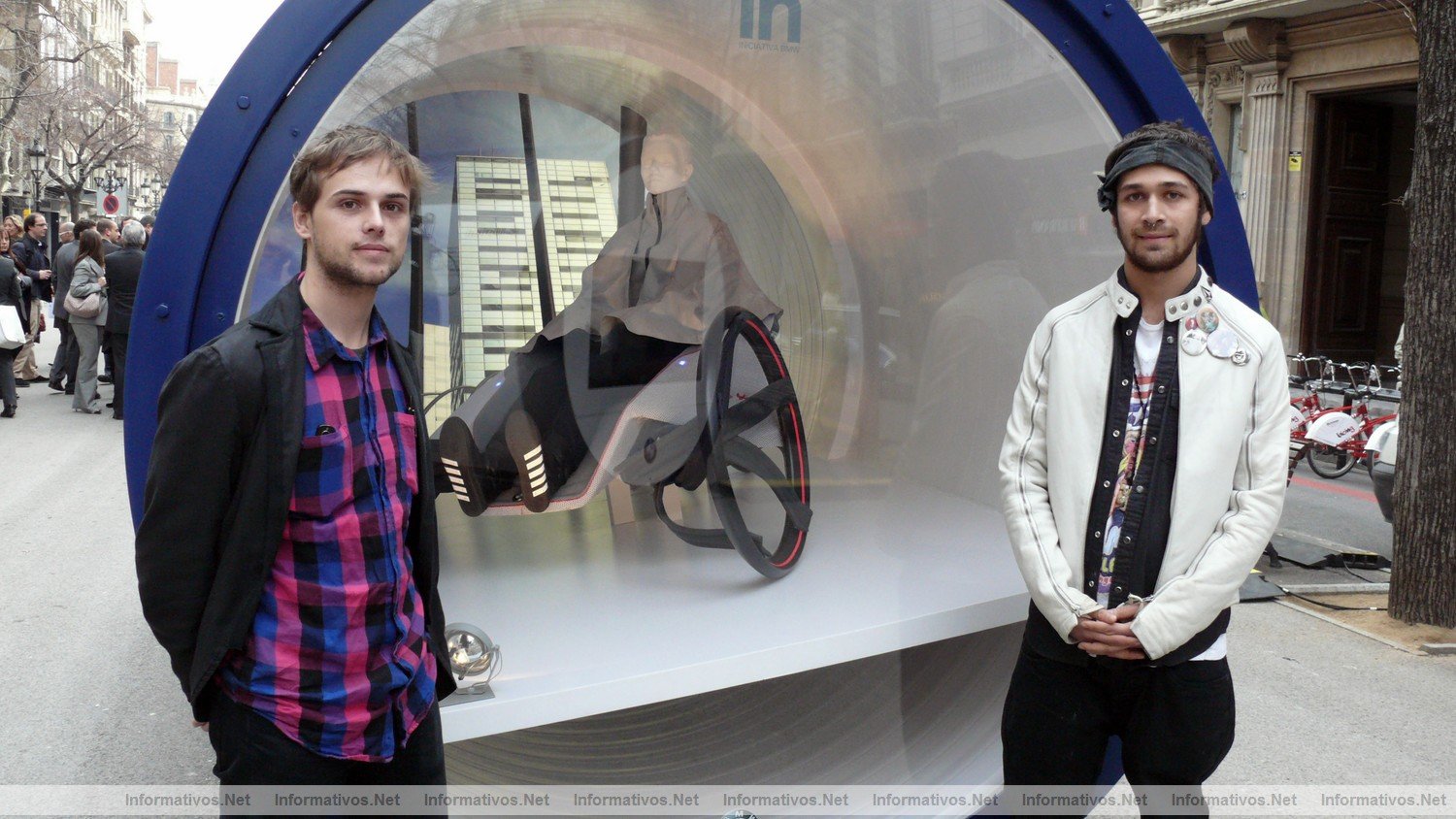 BCN19ENE011.- El traje que te transporta: las nuevas ideas para modelos de movilidad innovadores. Una iniciativa del Instituto Europeo di Design y BMW.
