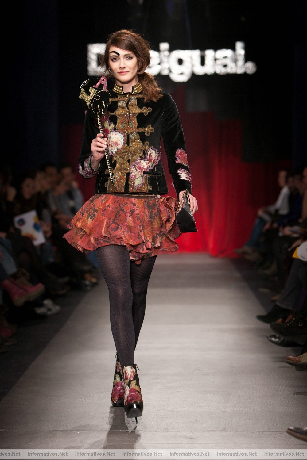 Desigual.- Coleccin Invierno 2011-2012. Coleccin Christian Lacroix