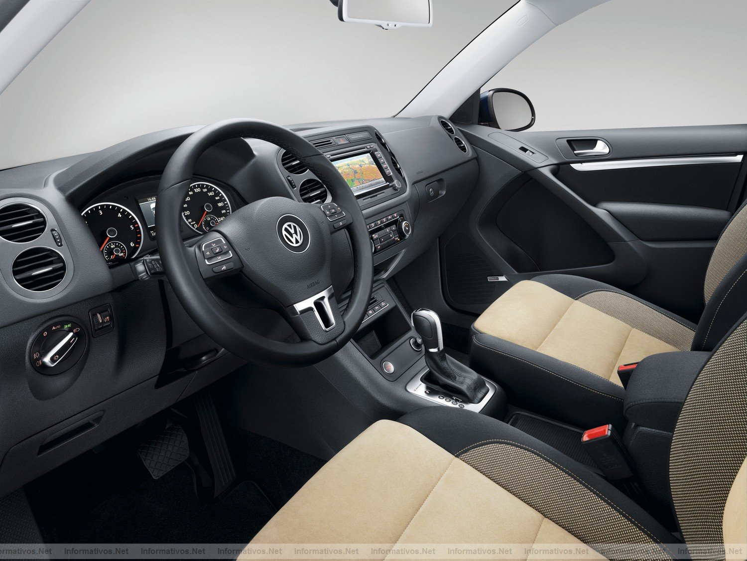 El nuevo Tiguan, que har su premiere mundial en el Saln del Automvil de Ginebra, el prximo 1 de marzo de 2011, llegar a nuestro mercado en la segunda mitad de ao.