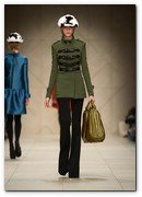 :: Pulse para Ampliar :: Burberry Prorsum Womenswear Autumn Winter 2011