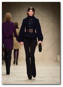 :: Pulse para Ampliar :: Burberry Prorsum Womenswear Autumn Winter 2011