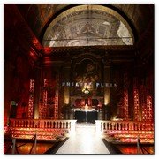 :: Pulse para Ampliar :: MILAN, ITALY - FEBRUARY 26:  A general view of atmosphere prior the Philipp Plein fashion show as part of Milan Fashion Week Womenswear Autumn/Winter 2011 on February 26, 2011 in Milan, Italy.  (Photo by Vittorio Zunino Celotto/Getty Images for Getty)