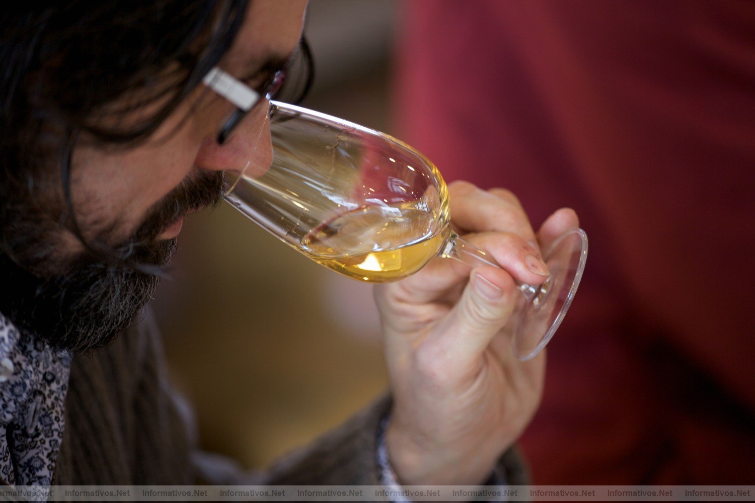 Whyte & Mackay ha recreado con xito un whisky de 100 aos enterrado bajo el hielo antrtico por Ernest Shackleton. El reconocido escritor de whisky Dave Broom durante la cata