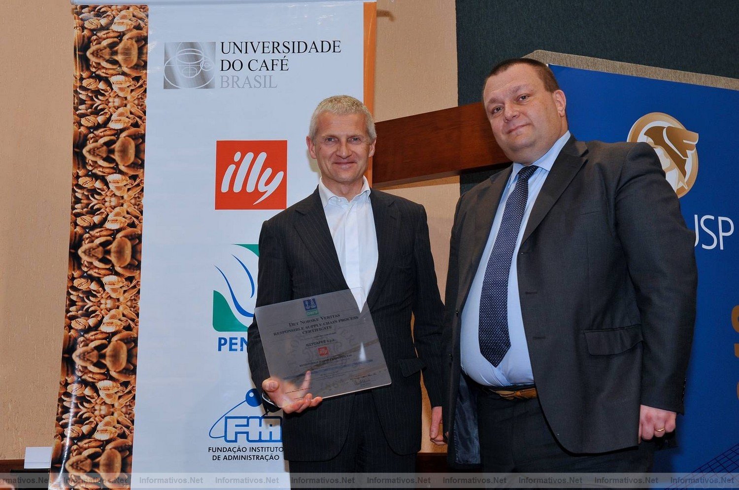 illycaff obtiene la certificacin de "Proceso de Sostenibilidad en la cadena de suministros": Andrea Illy con Stefano Crea Global Industry Sector Manager de DNV