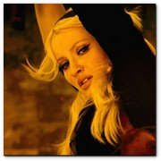 :: Pulse para Ampliar :: EMILY BROWNING as Babydoll in Warner Bros. Pictures’ and Legendary Pictures’ epic action fantasy “SUCKER PUNCH,” a Warner Bros. Pictures release.