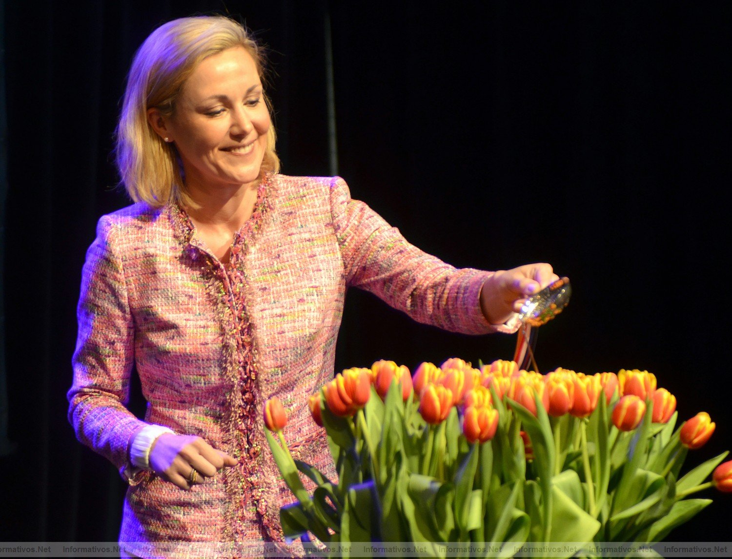 MARZ011.- Bettina Wulff, esposa del presidente de la Repblica Federal de Alemania, ha inaugurado  la 62 exposicin de flores de Keukenhof. Acompaada por su marido Christian Wulff y el prncipe de la corona holandesa Willem-Alexander, Bettina bautiz una nueva variedad de tulipn de bonito colorido, que llevar su nombre.